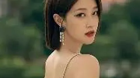 陈冠希昔日26岁女友健身美照引关注，曲线诱人引热议